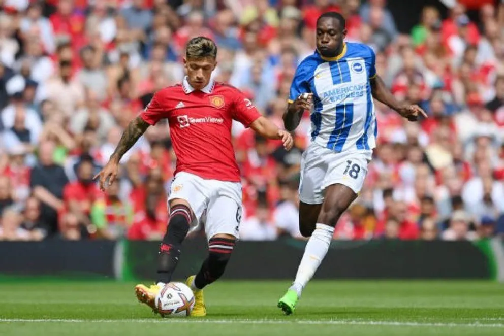 Lisandro Martínez debutó en Manchester United, pero su equipo perdió con el Brighton And Hove