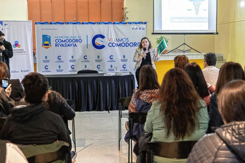 Se realizó el primer ciclo de charlas sobre cannabis para la salud en Comodoro