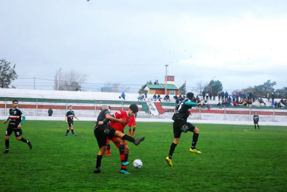 Liga Rionegrina: golearon Depo e Inalauquen y Villalonga se impuso en Viedma