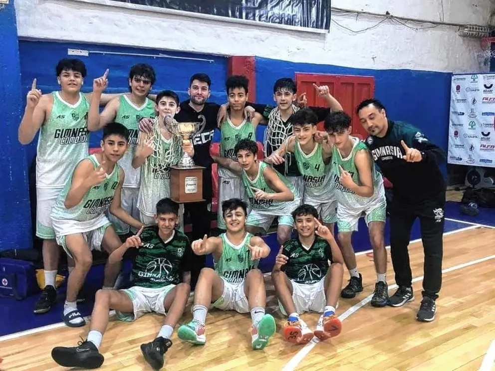 Gimnasia fue campeón en varones y clasificó en mujeres