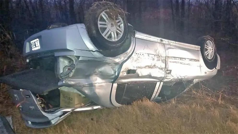 Tres personas, oriundas de Carpintería, sufrieron heridas tras el vuelco de dos vehículos en ruta 30