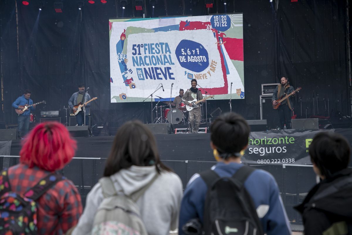 Gennuso: "El municipio hizo una gran apuesta para que los artistas locales sean protagonistas de la Fiesta"