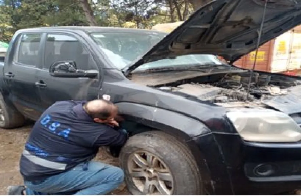 Secuestran una costosa camioneta “gemela” en un taller mecánico de Viedma