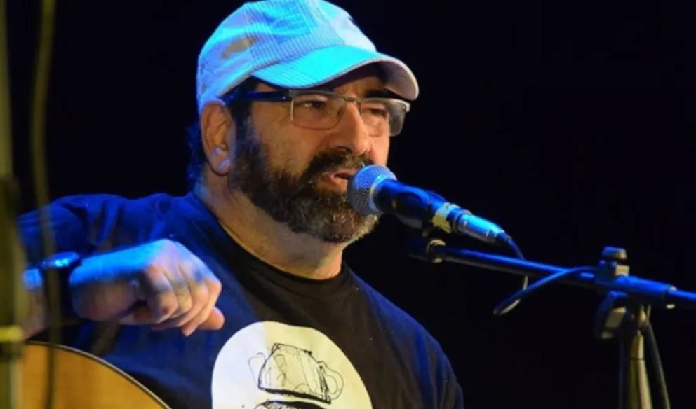 Para alquilar balcones: Adrián Abonizio actuará en Viedma con la Coral del Río Negro