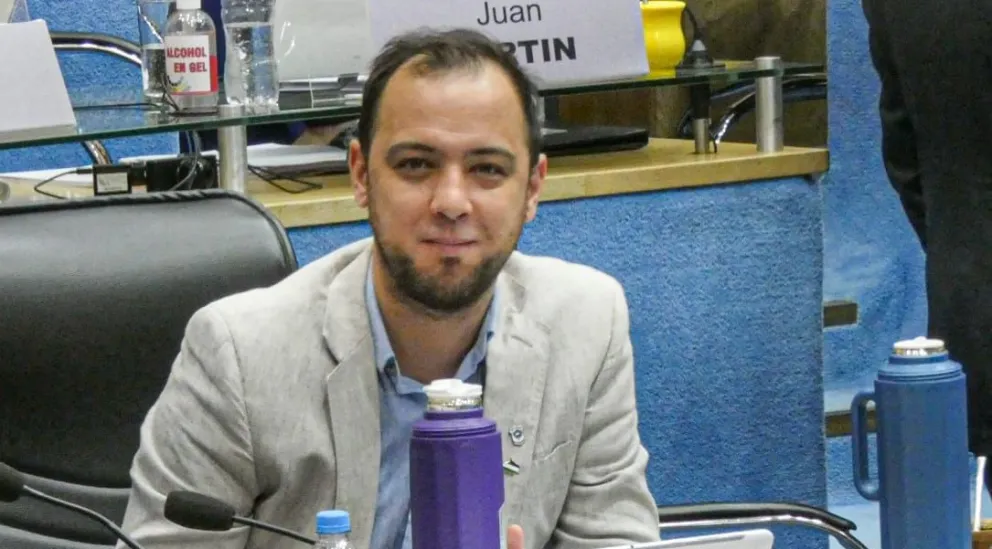 Rochás calificó de "flamante" la incorporación de Montecino Odarda al Frente Renovador