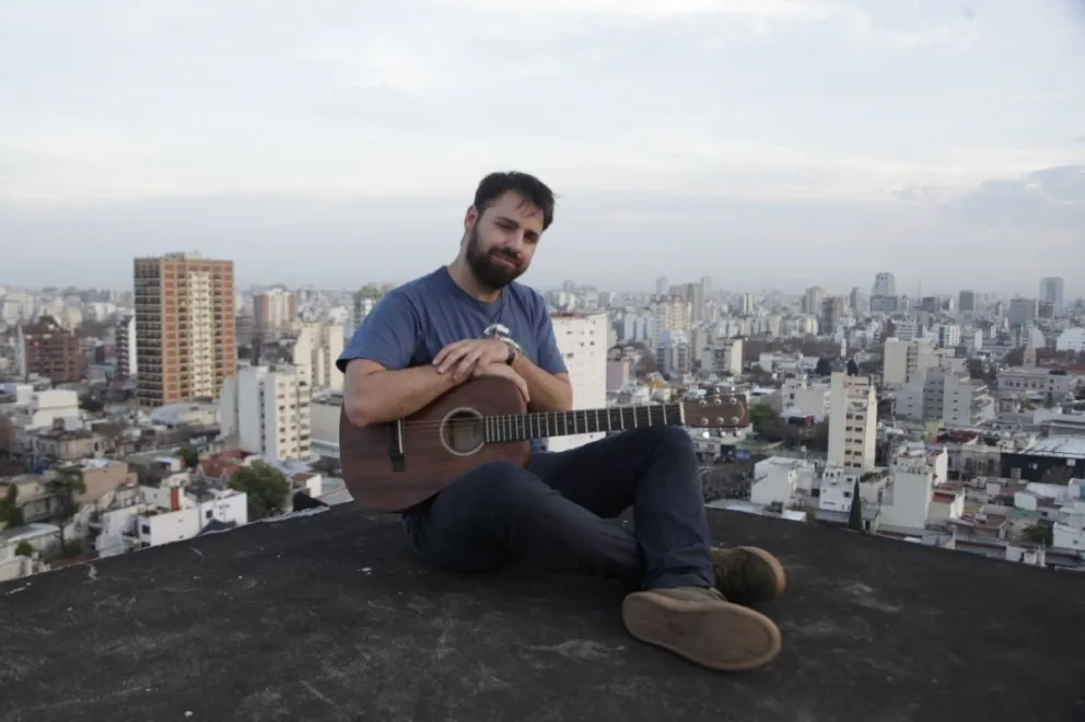 El viedmense Luciano Nacci presentó su nuevo trabajo discográfico: una historia en 8 canciones  