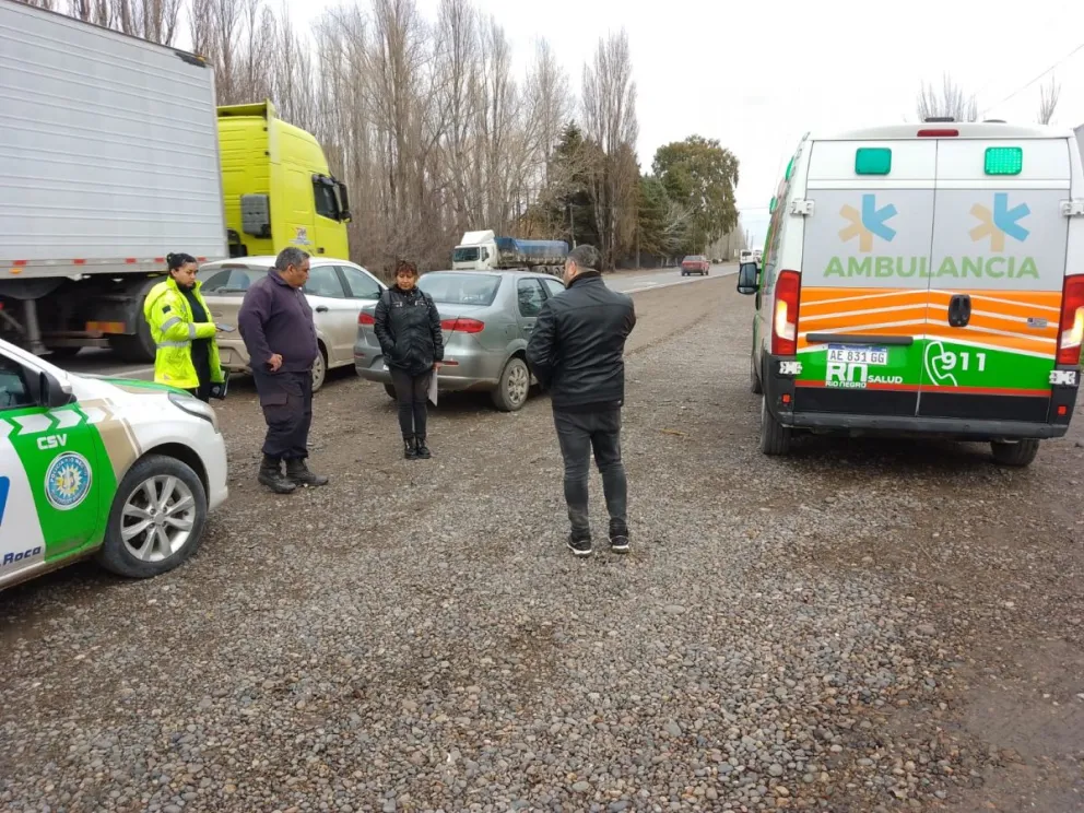 Chocó en el semáforo, se fugó, la siguieron y todo terminó cuando llegó la Policía