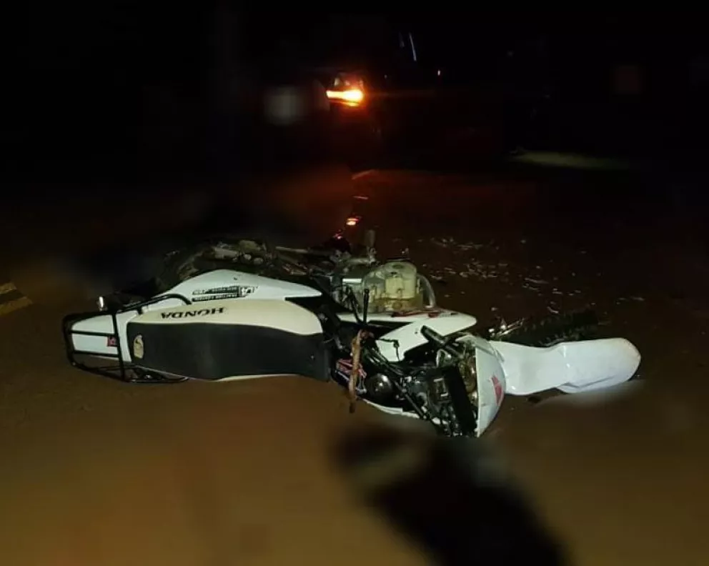 Jardín América: un motociclista murió al chocar contra una camioneta sobre la Ruta N°7