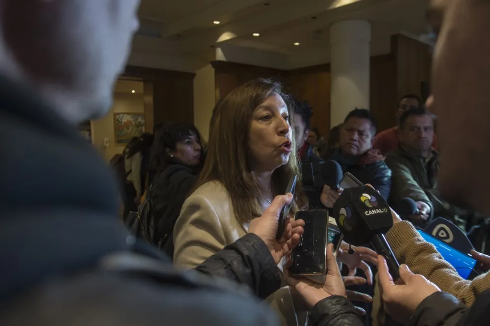 Carreras habló de una “excelente oferta” para docentes mientras UnTER evalúa la propuesta salarial