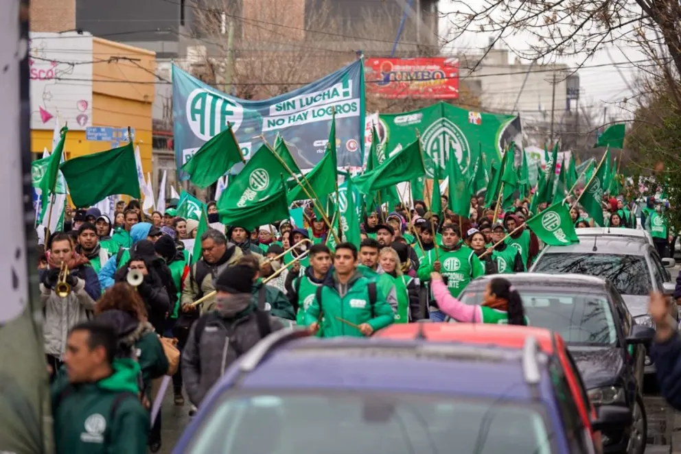 ATE se adelantó a Unter y aceptó la oferta del Gobierno provincial