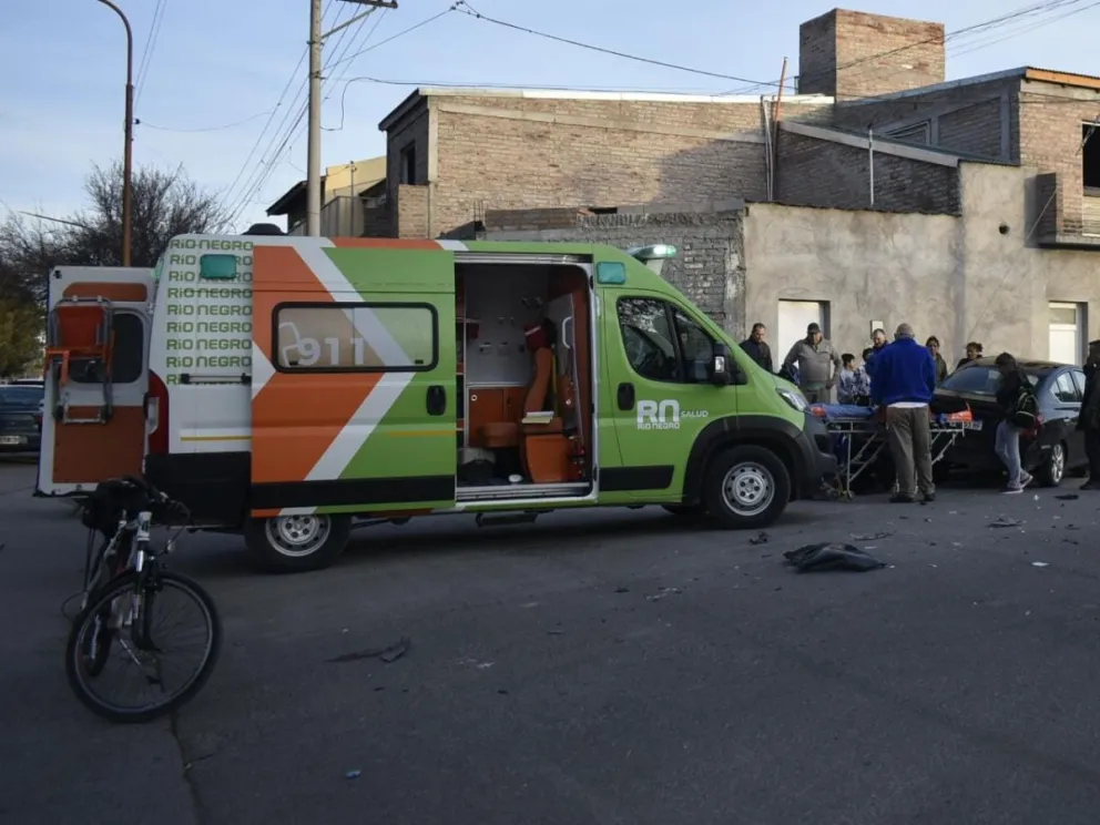 Una mujer grave tras un violento accidente 