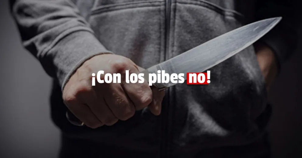 Con una faca les robó la playera a dos menores y fue detenido