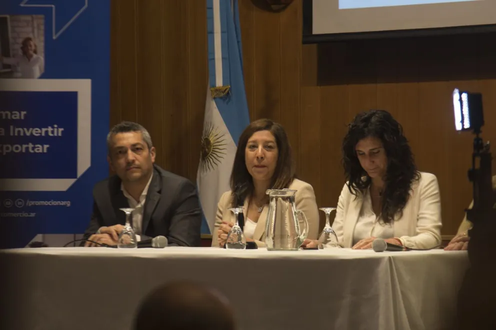 Arabela Carreras llama a los docentes a reunirse el viernes