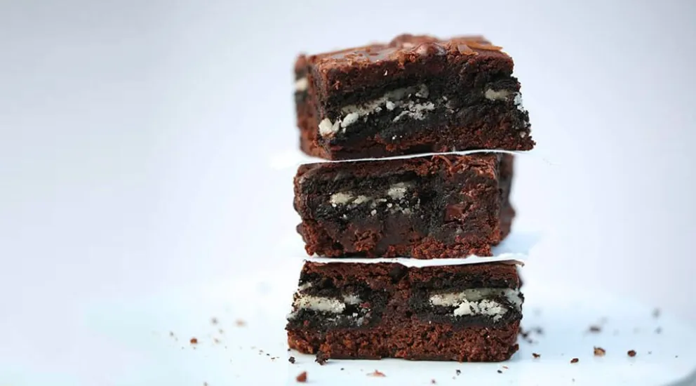 ¡Una bomba! Paso a paso para cocinar un brownie de galletitas Oreo