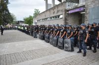 ¡Ya falta poco! Efectivos policiales se preparan para el partido entre Boca Juniors y Agropecuario