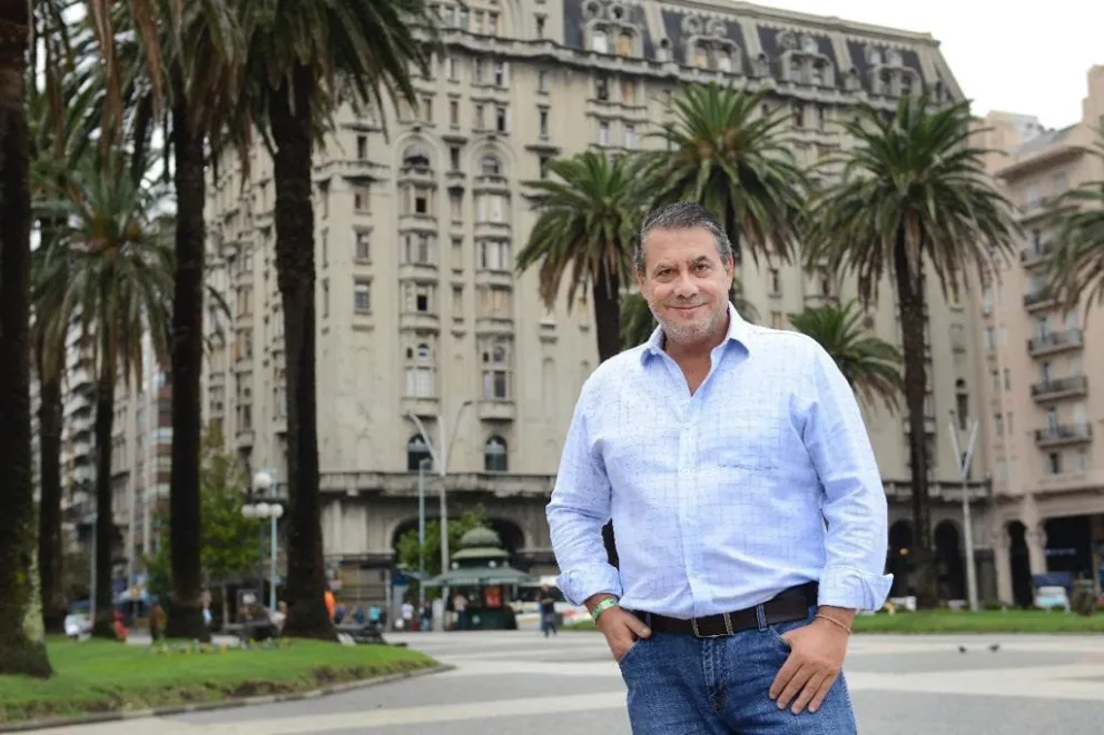 Guillermo Whpei presenta "Vencidos vencedores", un libro que reflexiona sobre el hambre y la explotación humana