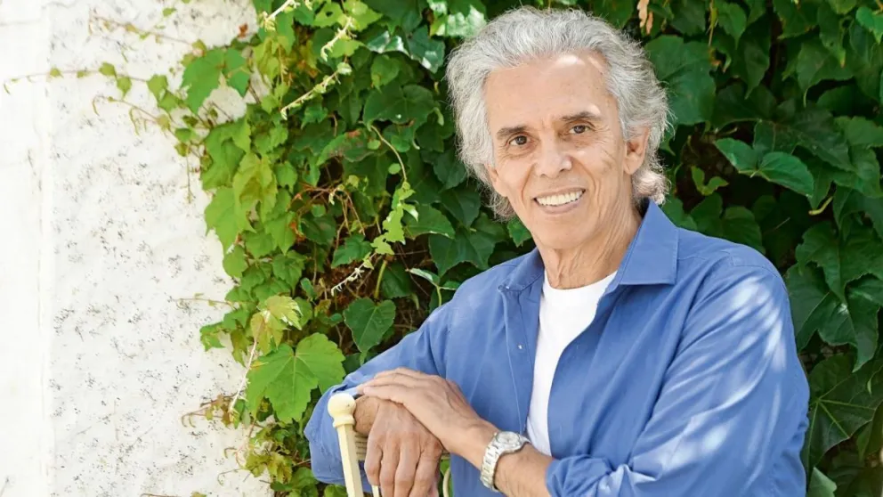 Jairo llega a Viedma para presentar 50 años con la música