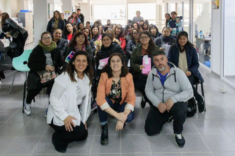 La Municipalidad brindó un curso sobre mecánica básica a conductoras