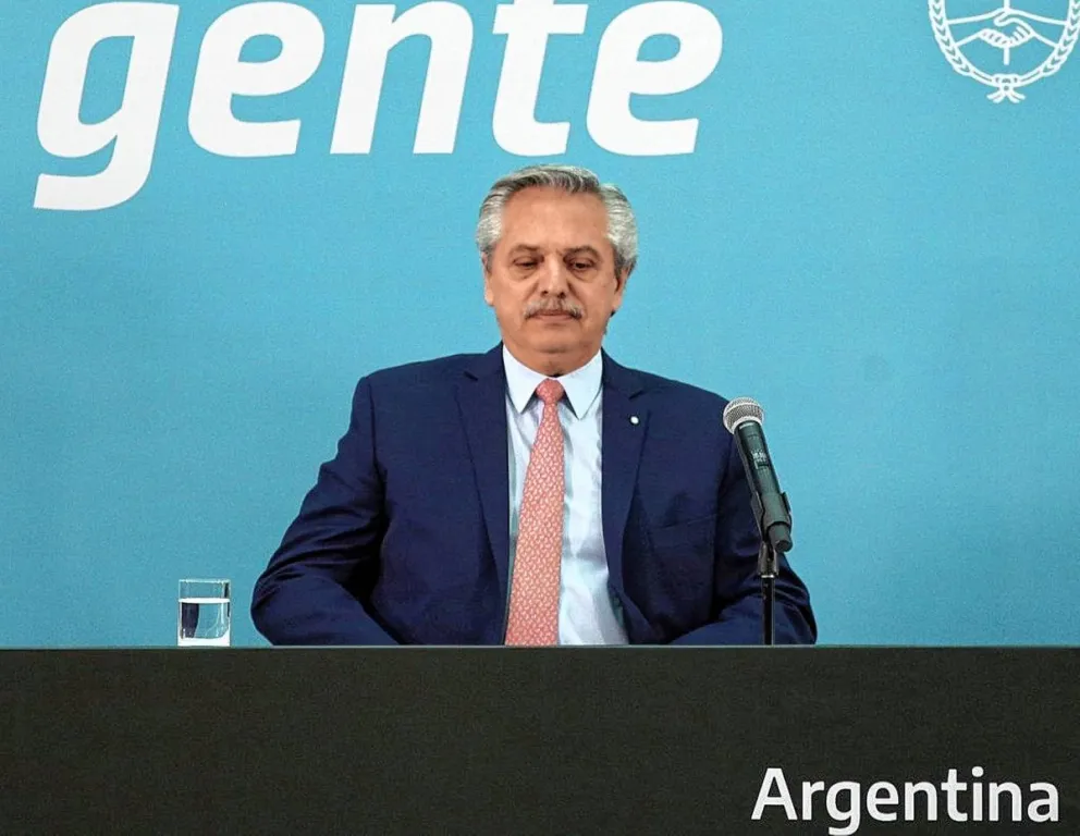 El presidente defendió a Cristina Kirchner y condenó la "persecución judicial"