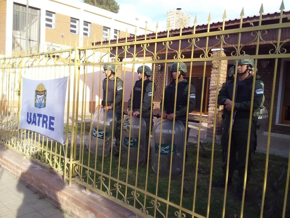 Tenso clima en Regina por la intervención de Gendarmería en el gremio Uatre