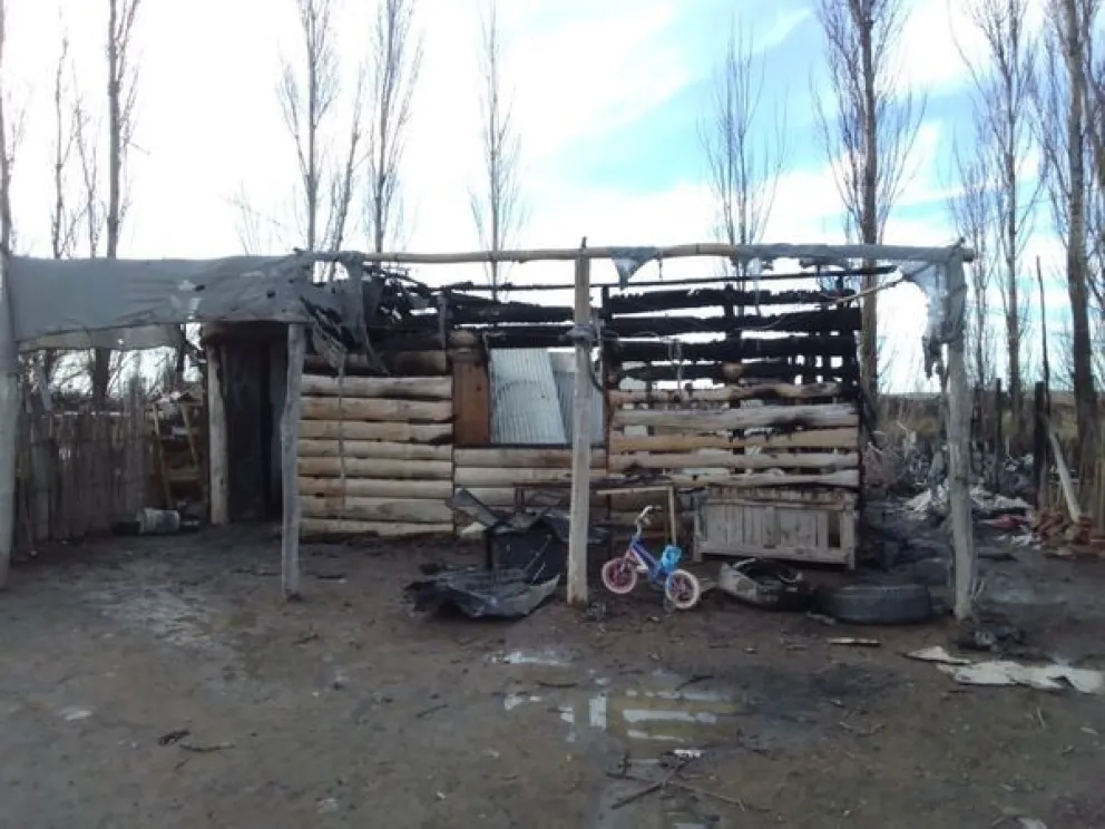 Una familia perdió todo en un incendio y ahora necesita ayuda de la comunidad 