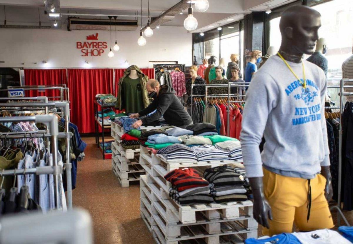Los precios de indumentaria y calzado ya subieron casi 100% en el último año