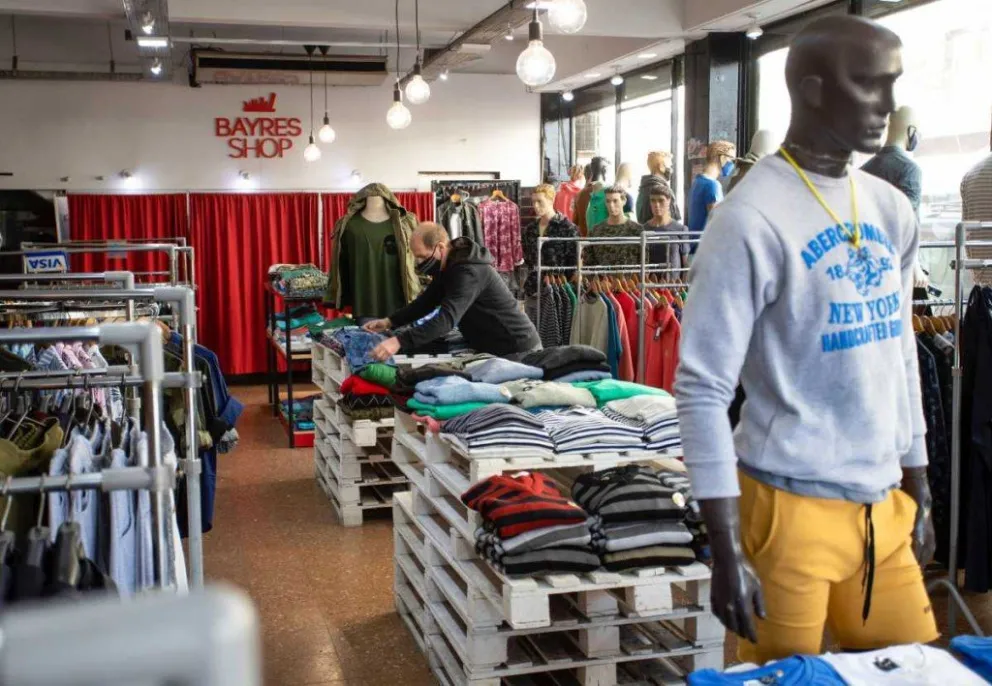 Compras en el exterior: crece el furor de los argentinos por el “súper peso”