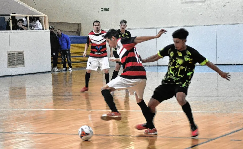 Flamengo y 70/30 golearon y clasificaron