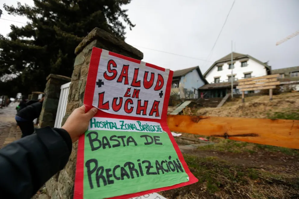 Mientras continúa el paro de forma parcial, la semana que viene Salud define si acepta la oferta del Gobierno