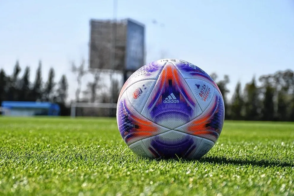 La AFA presentó la nueva pelota del Fútbol argentino