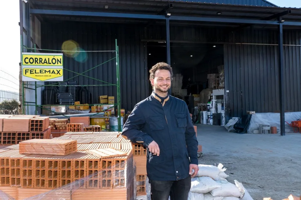 Un corralón que crece a la altura de Bariloche