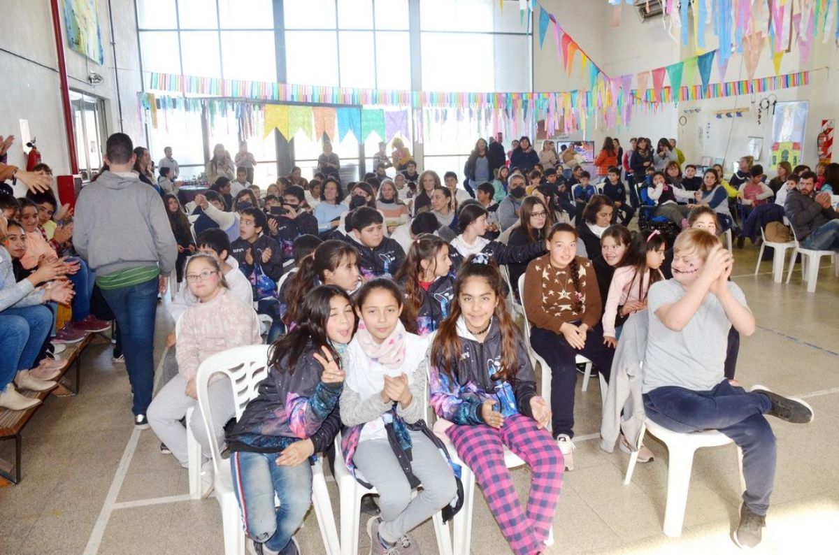 Alegre Tarde de Peña Escolar por la Semana de la Educación Especial 
