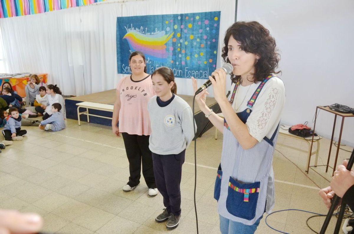 Alegre Tarde de Peña Escolar por la Semana de la Educación Especial 