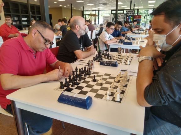El torneo Cataratas del Iguazú en plena disputa con 40 ajedrecistas 