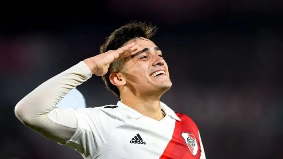 River goleó a Newell's 4 a 1 y quedó a siete puntos del líder