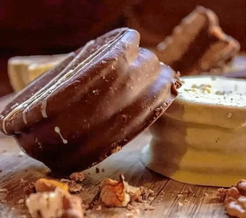El mejor alfajor triple del mundo es de la localidad de El Hoyo