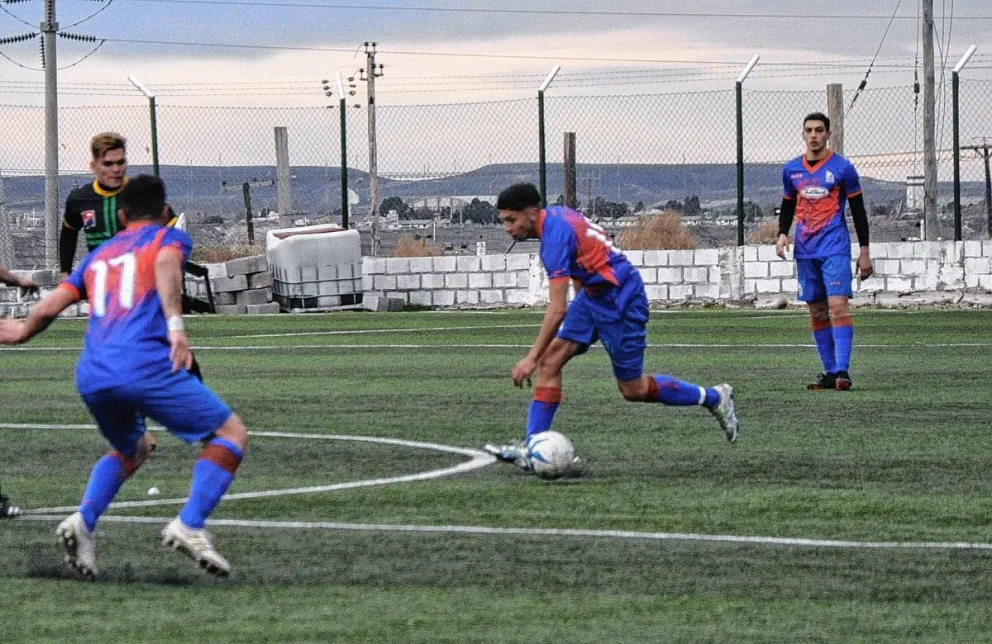 Fútbol Categoría A: Enfrentando a Petroquímica, C.A.I. buscará mantener la diferencia