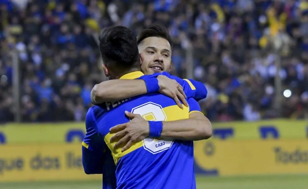 Racing y Boca se miden tras la polémica con "Chiquito" Romero