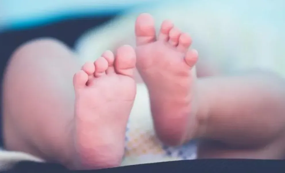 Una historia simple y poderosa de un preso de Viedma convertido en padre tras las rejas.