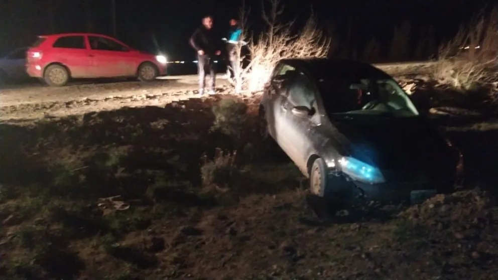 Perdió el control y despistó en el camino hacia Kilómetro 11