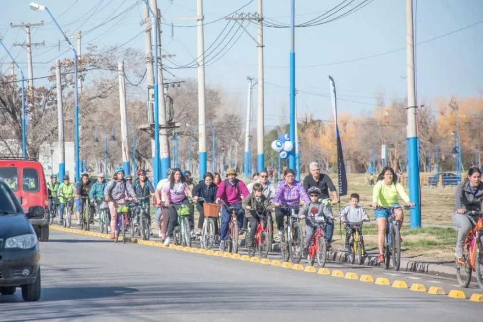 Quedó inaugurada la Bicisenda y el nuevo semáforo de calle Gelonch 