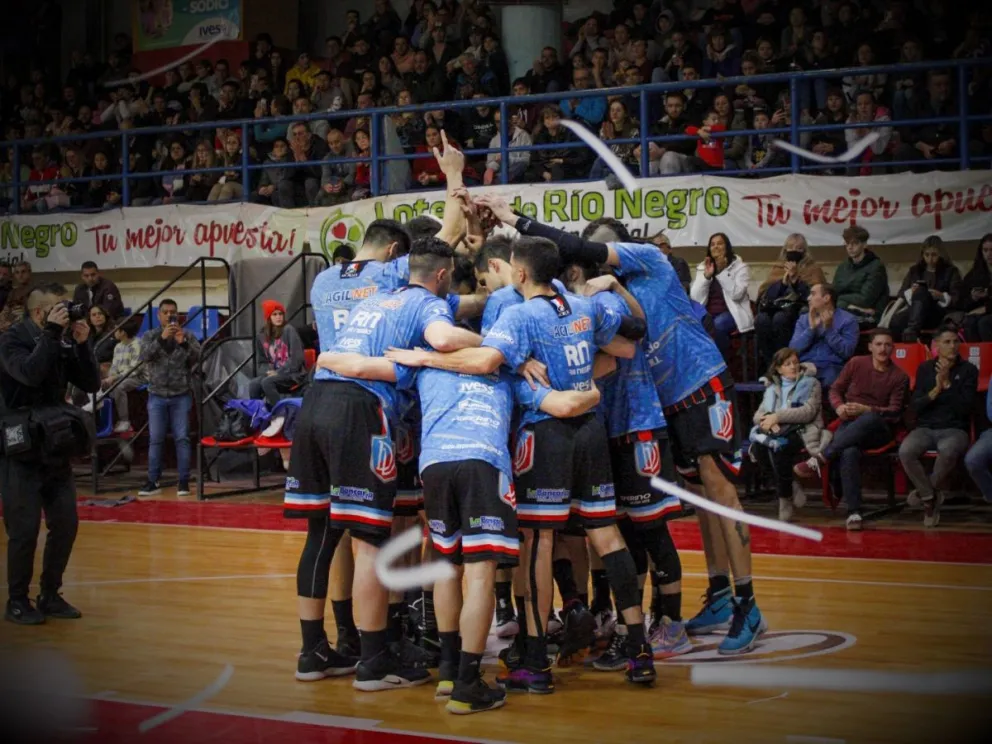Haciendo historia: Deportivo Viedma llegó a los 500 partidos a nivel nacional
