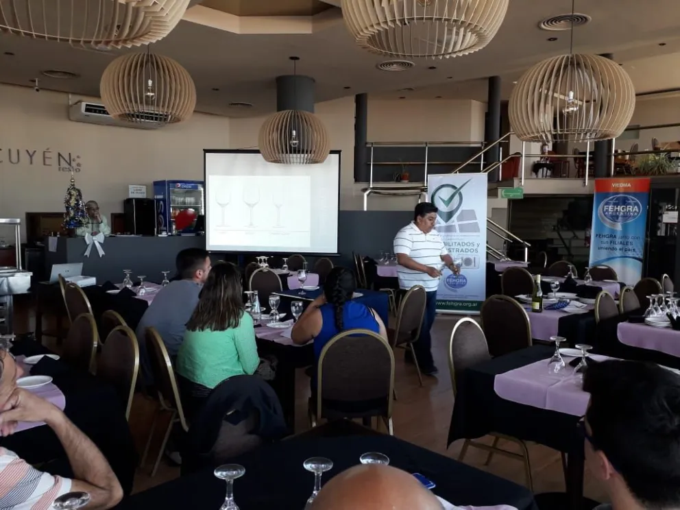 Presentarán a hoteleros y gastronómicos los beneficios del programa Fomentar Empleo