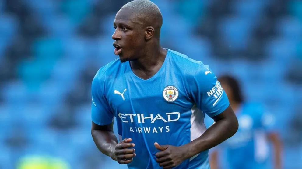 Jugador del Manchester City es acusado de "depredador" sexual y podría recibir cadena perpetua