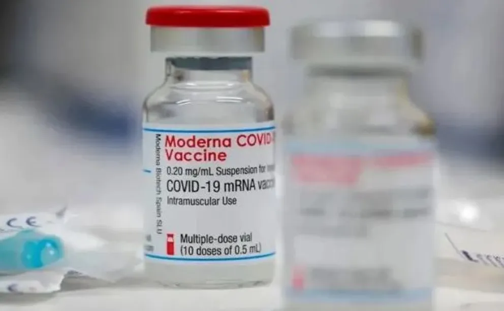 Fue aprobada la primera vacuna contra la variante Ómicron del coronavirus