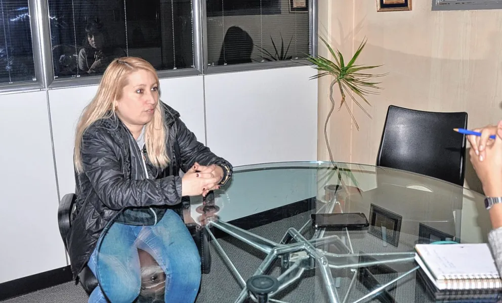 Una docente no tiene respuestas de SEROS ante su grave diagnóstico de salud