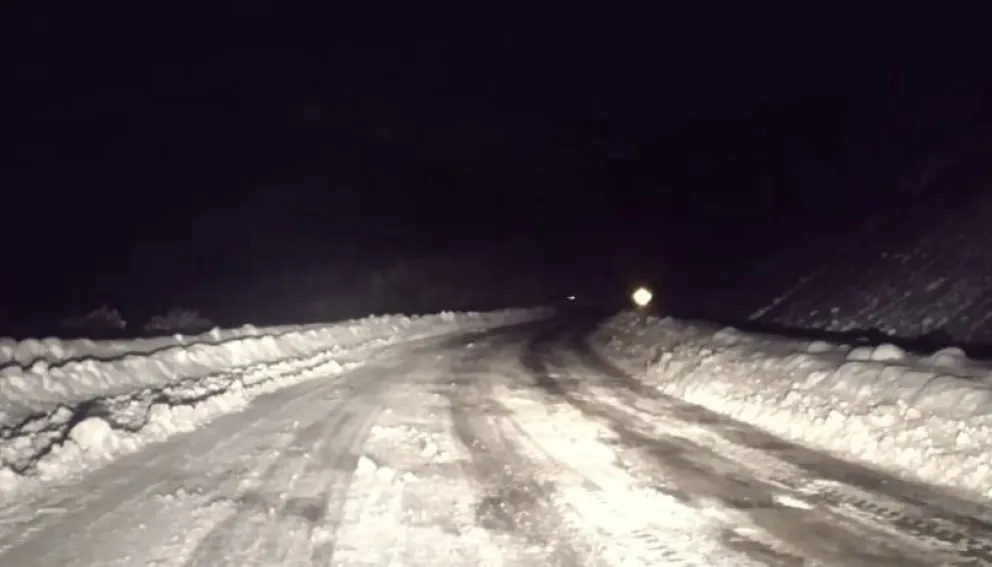 RN40 sectores con hielo en zonas altas y banquinas con nieve: el estado de las rutas rionegrinas este martes