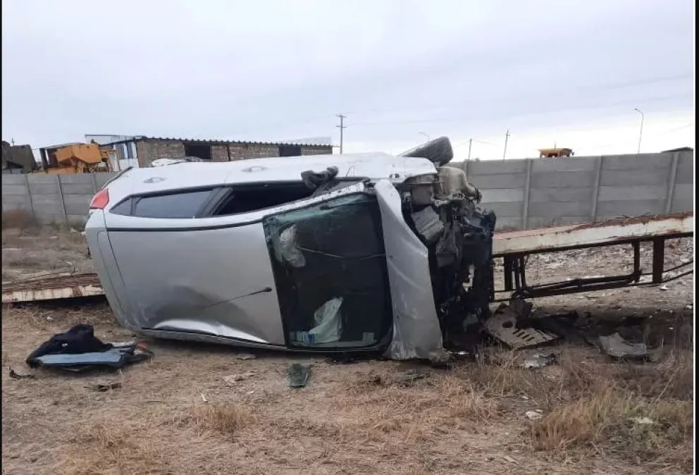 Dónde está y qué pasará con el Ford Fiesta que apareció volcado sin sus ocupantes en la ruta N° 1