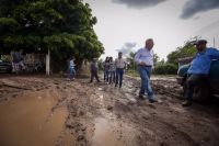 Ruben Rocha se va a Mocorito y recorre comunidades que fueron afectadas por lluvias