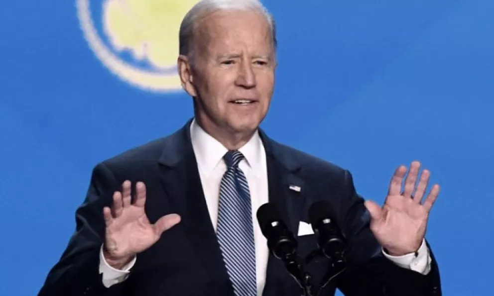 Biden promulgó su ley clave para el cambio climático y la salud con impuestos a empresas